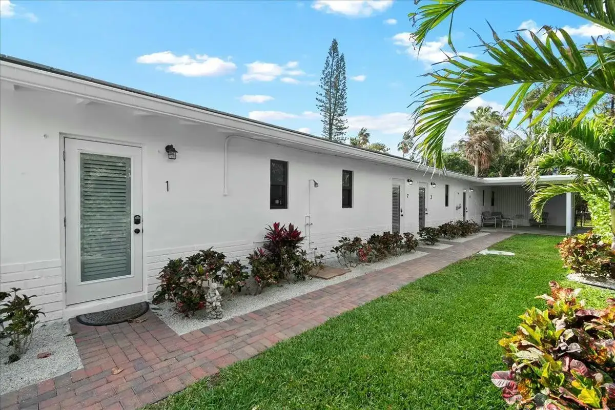 18 Adams Road, Ocean Ridge FL 33435 photo 2