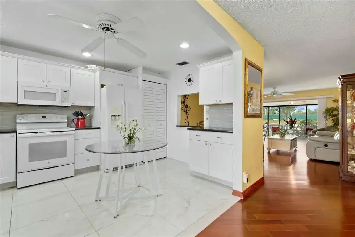 603 Laconia Circle, Lake Worth FL 33467 photo 2