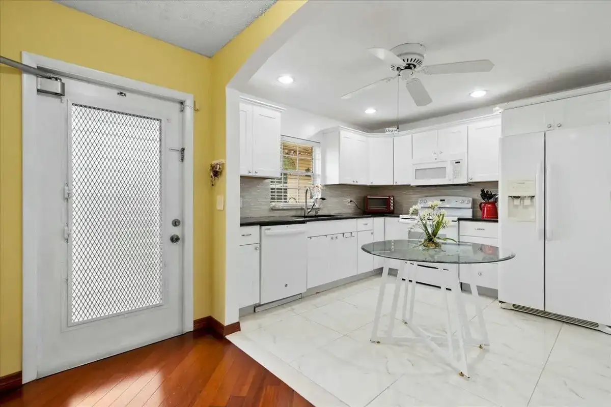 603 Laconia Circle, Lake Worth FL 33467 photo 4