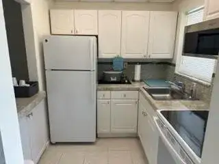 1117 Lake Terrace # 105, Boynton Beach FL 33426 photo 2