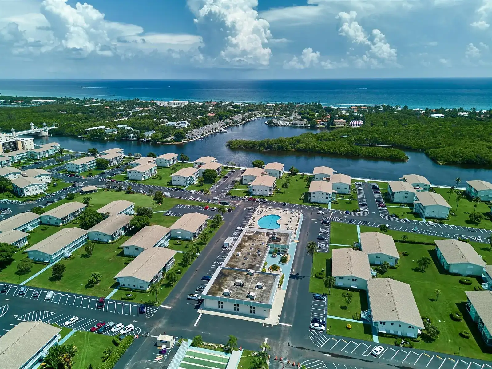 880 Horizons W # 102, Boynton Beach FL 33435 photo 2