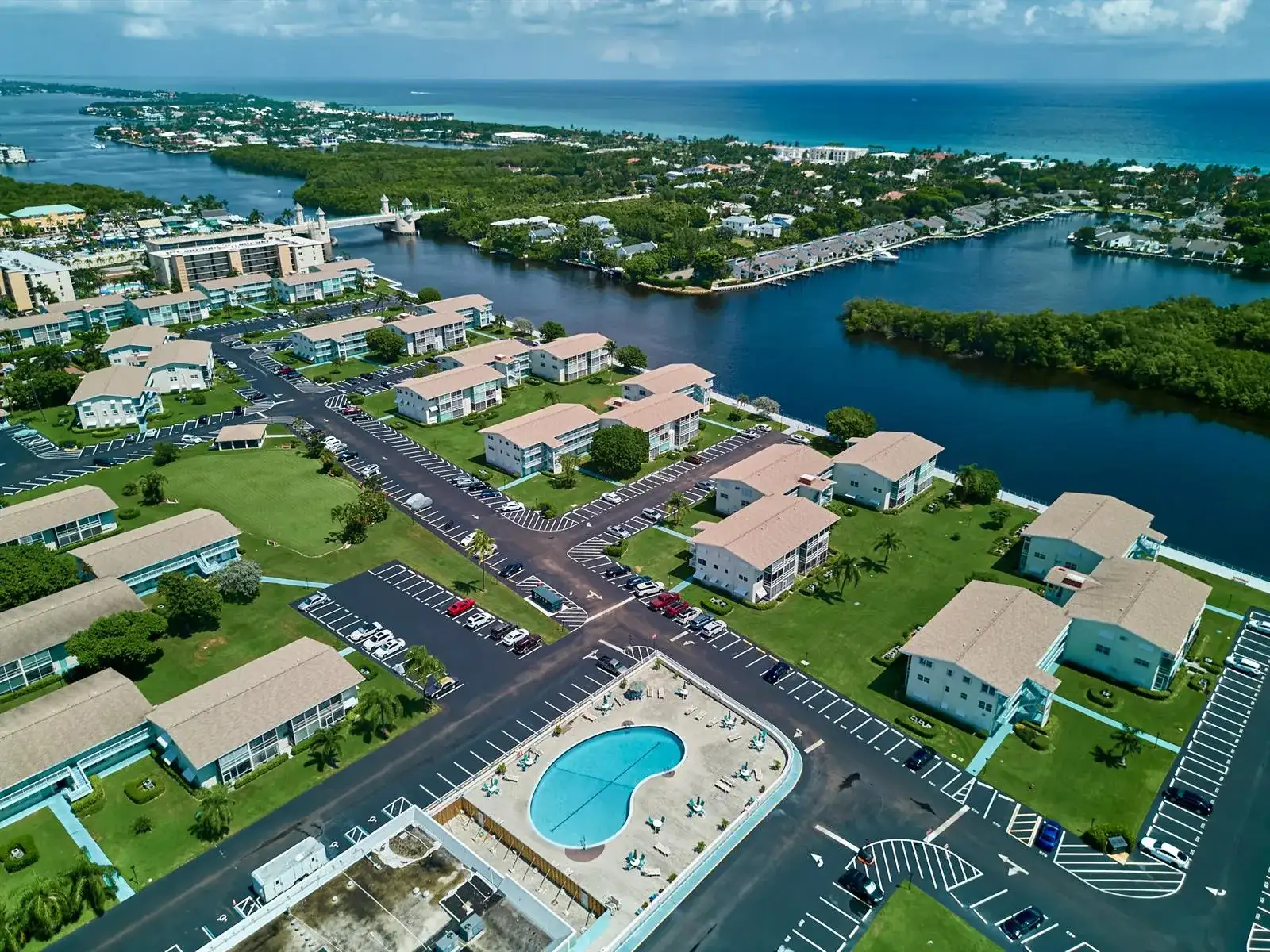 880 Horizons W # 102, Boynton Beach FL 33435 photo 4