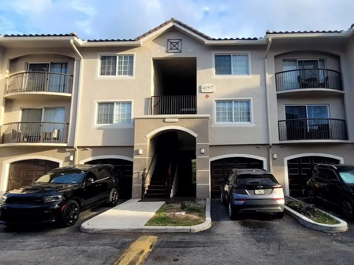 4197 N Haverhill Road # 212, West Palm Beach FL 33417