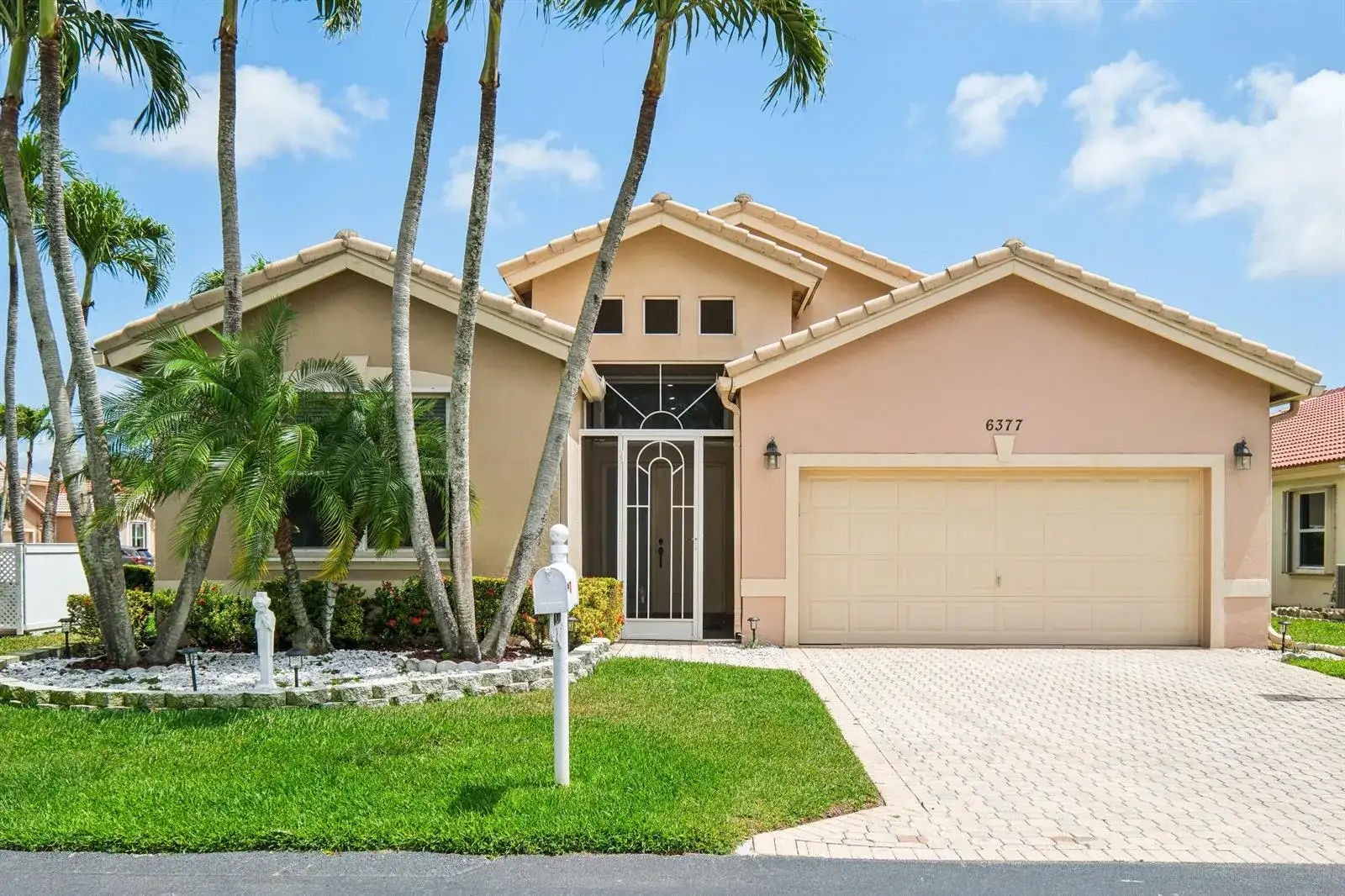 6377 N Westchester Club Drive N, Boynton Beach FL 33437 photo 2