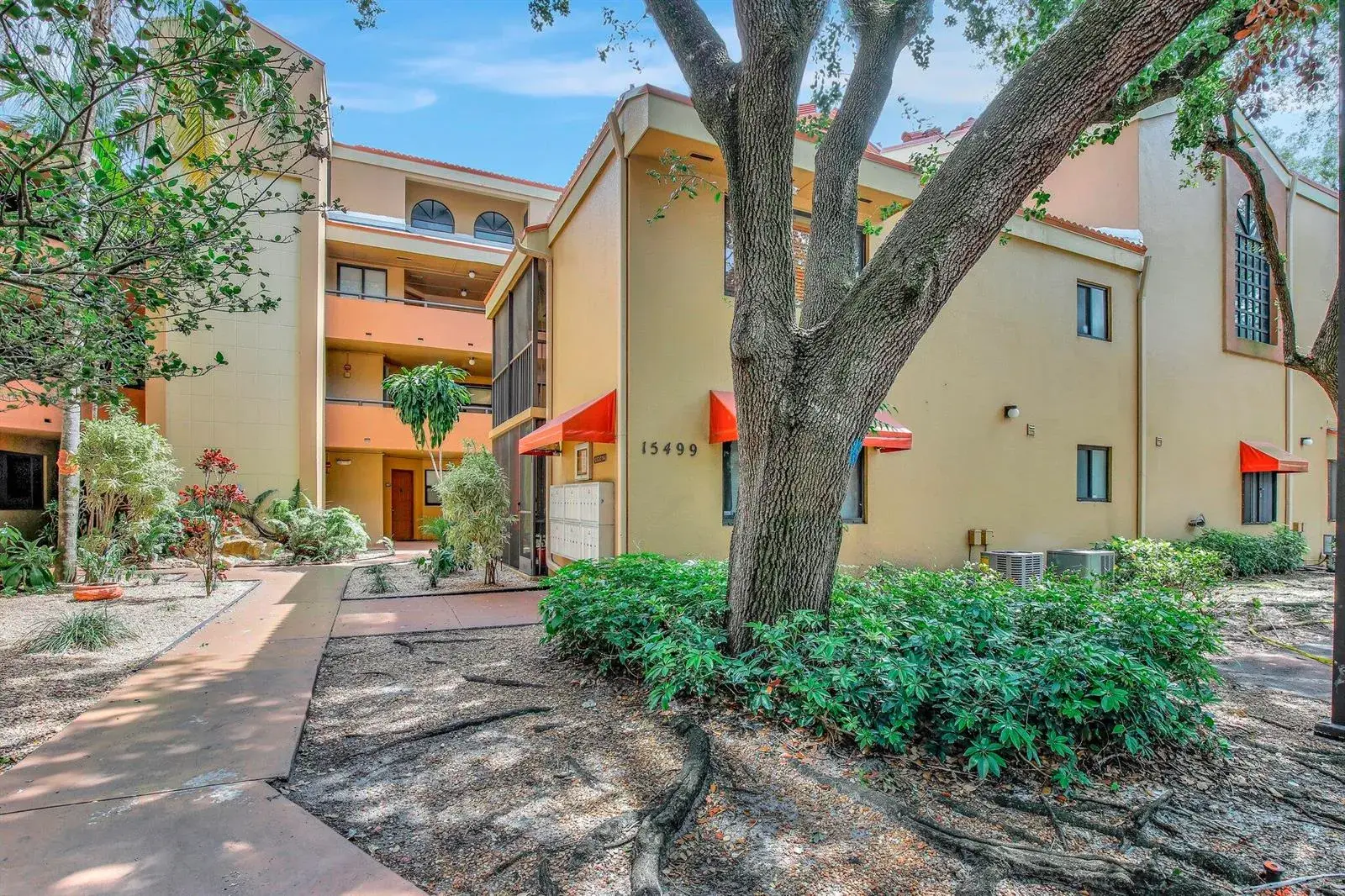 15499 Miami Lakeway N # 5, Miami Lakes FL 33014