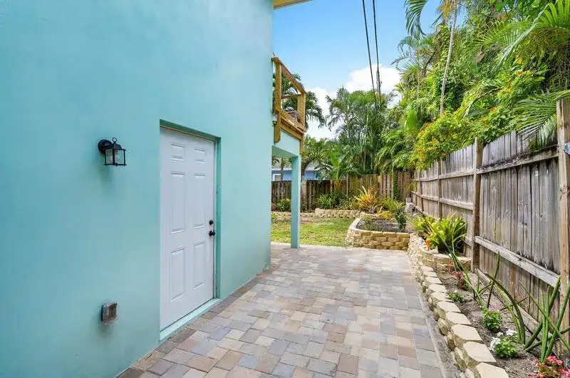 300 SE 7th Avenue, Delray Beach FL 33483 photo 4