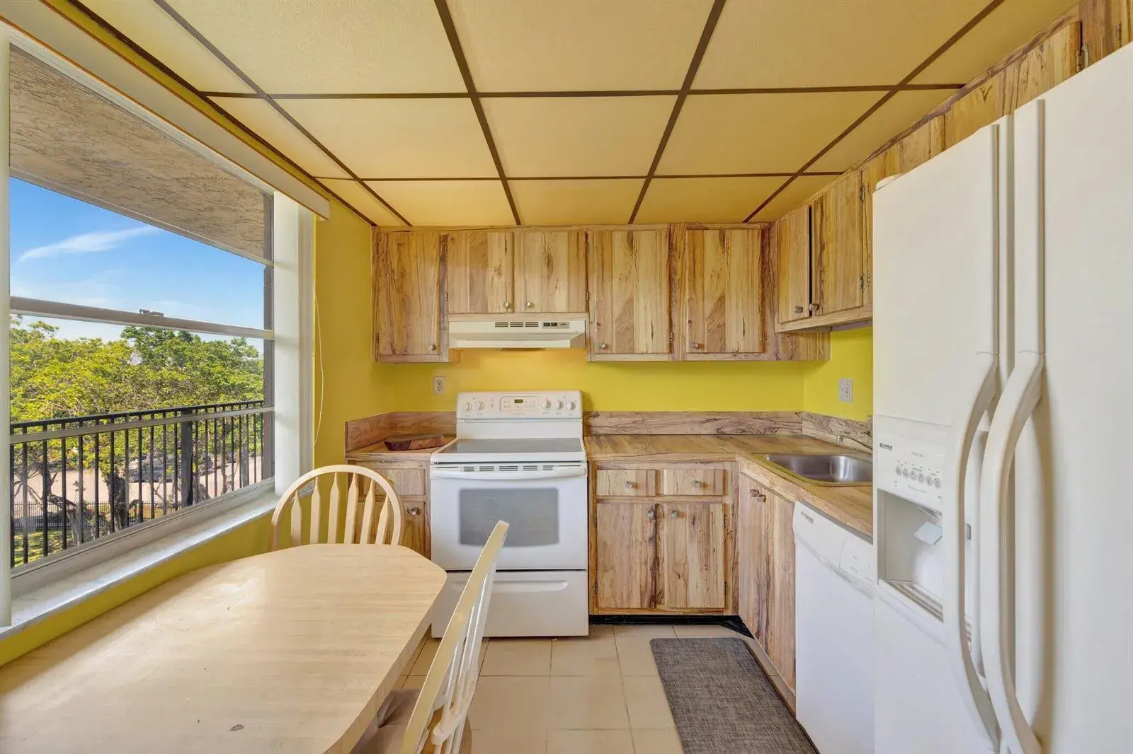 3301 NW 47th Terrace # 410, Lauderdale Lakes FL 33319