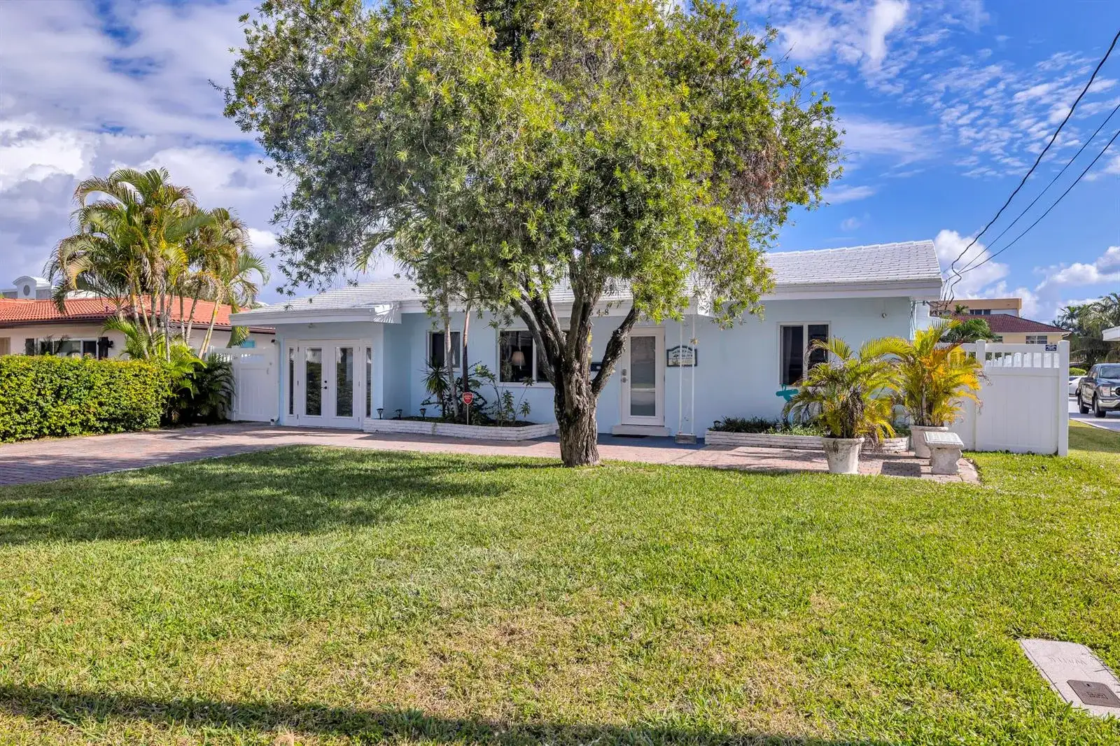 348 SE 18th Avenue, Deerfield Beach FL 33441 photo 2