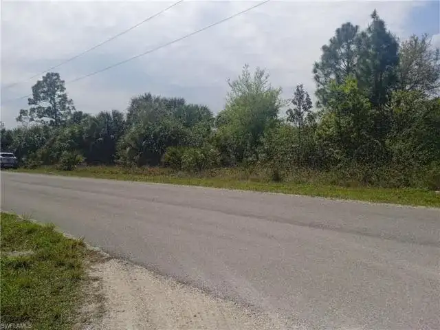 2605 N Hanna Avenue, Lehigh Acres FL 33971 photo 3