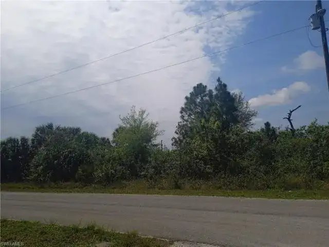 2605 N Hanna Avenue, Lehigh Acres FL 33971 photo 4