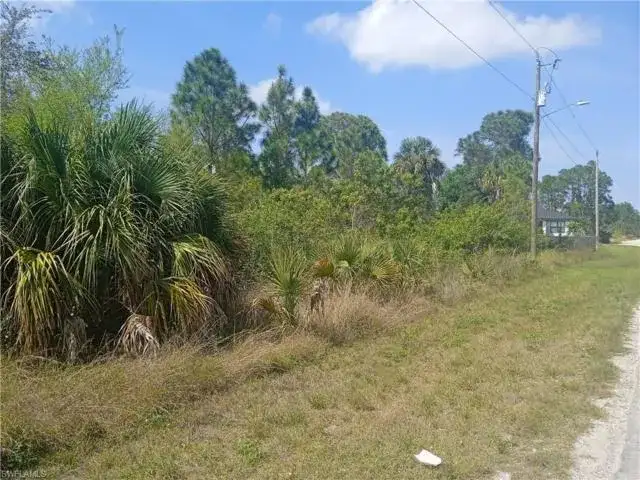 2605 N Hanna Avenue, Lehigh Acres FL 33971 photo 5