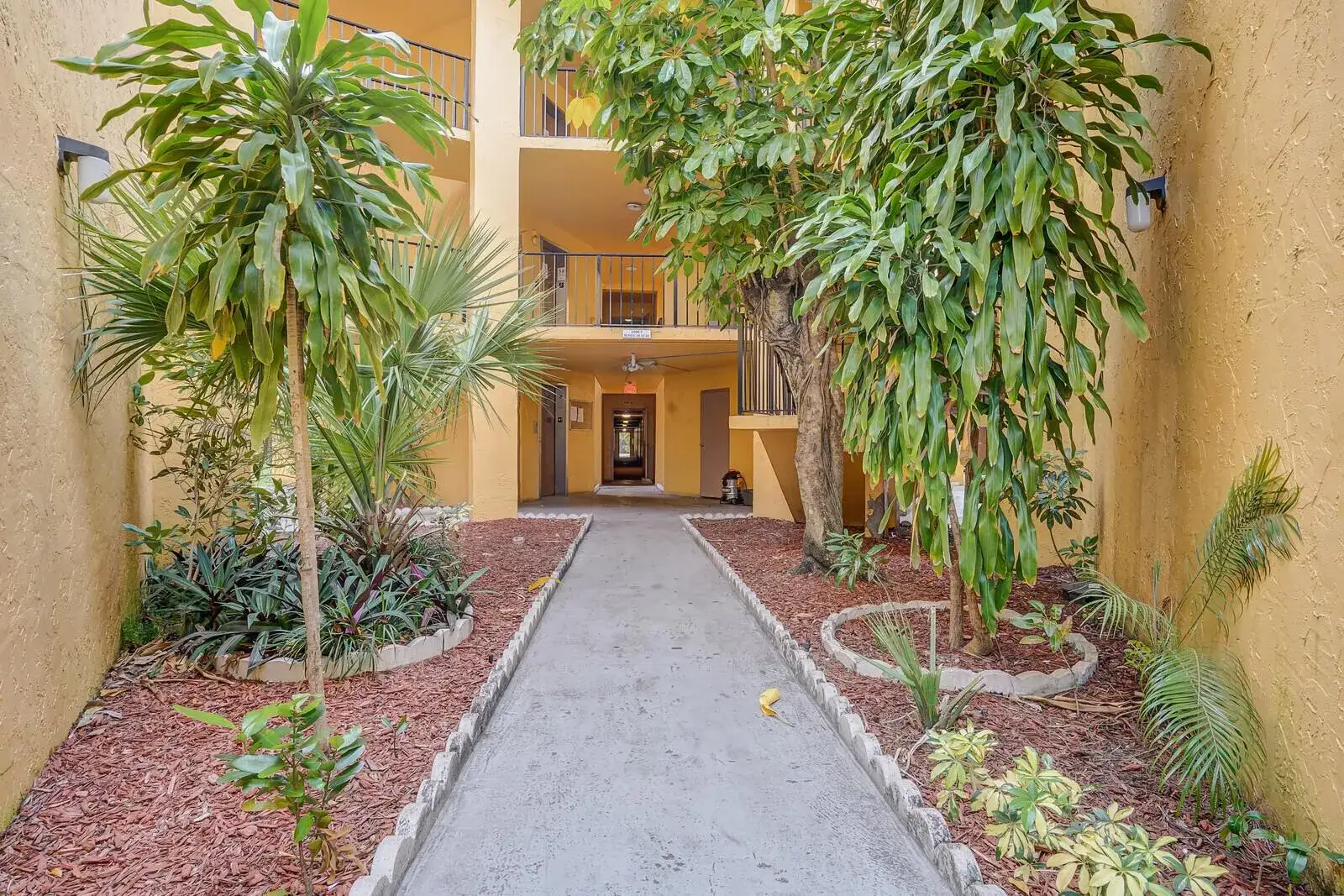 4364 NW 9th Avenue # 3d, Deerfield Beach FL 33064