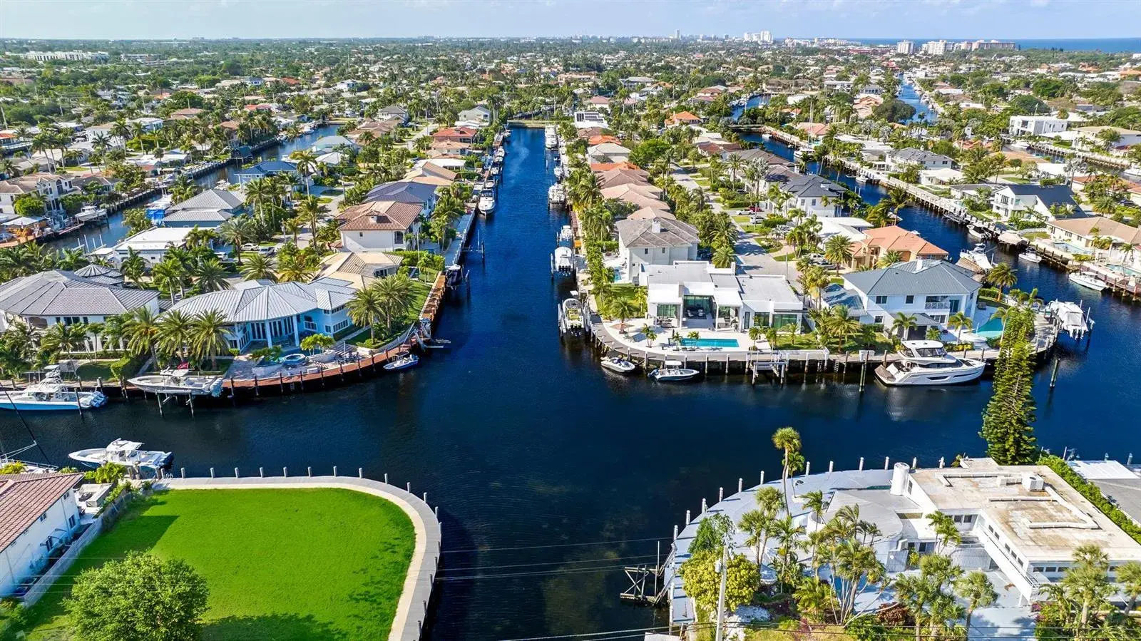 2511 NE 36th Street, Lighthouse Point FL 33064