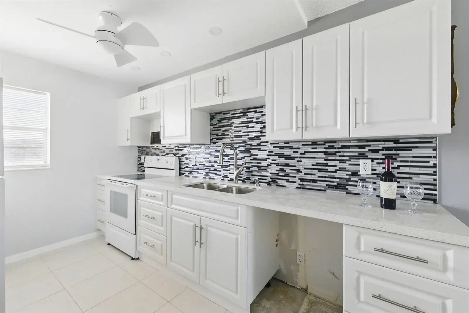 2951 NW 46th Avenue # 407, Lauderdale Lakes FL 33313 photo 2
