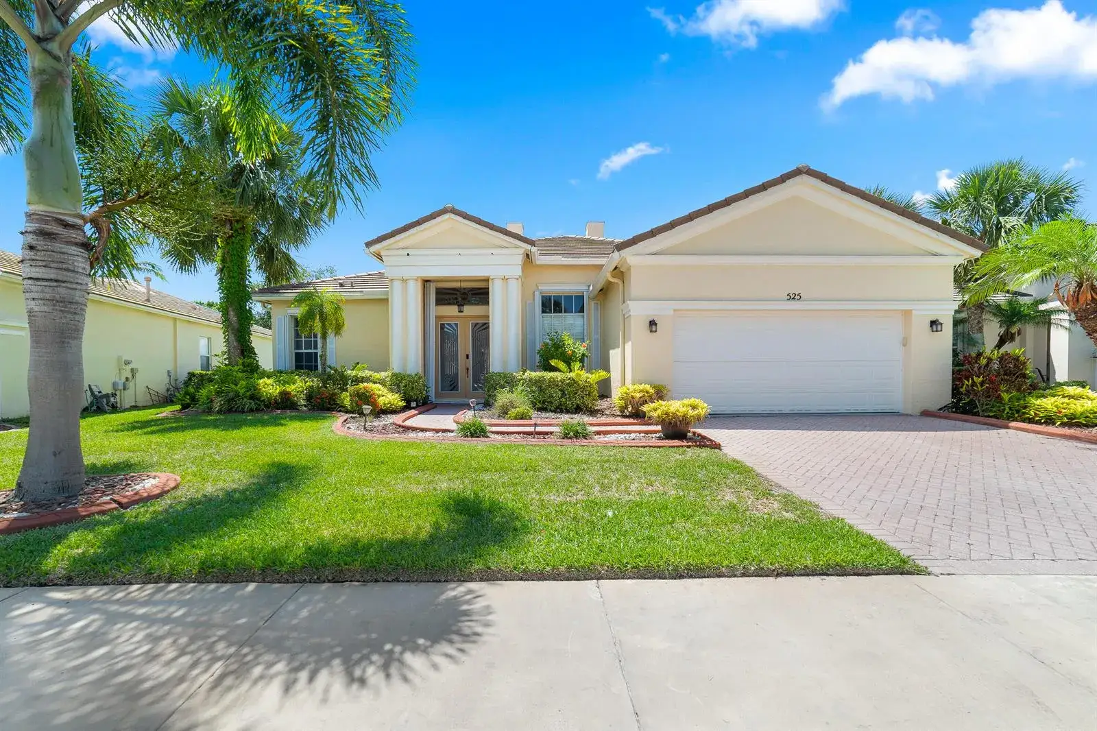 525 SW Lake Manatee Way, Port St. Lucie FL 34986