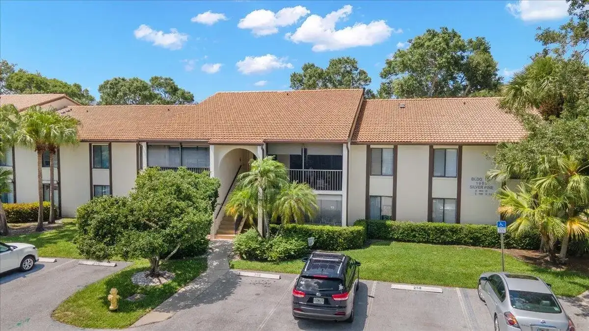 1995 SW Silver Pine Way Bldg H1, Palm City FL 34990