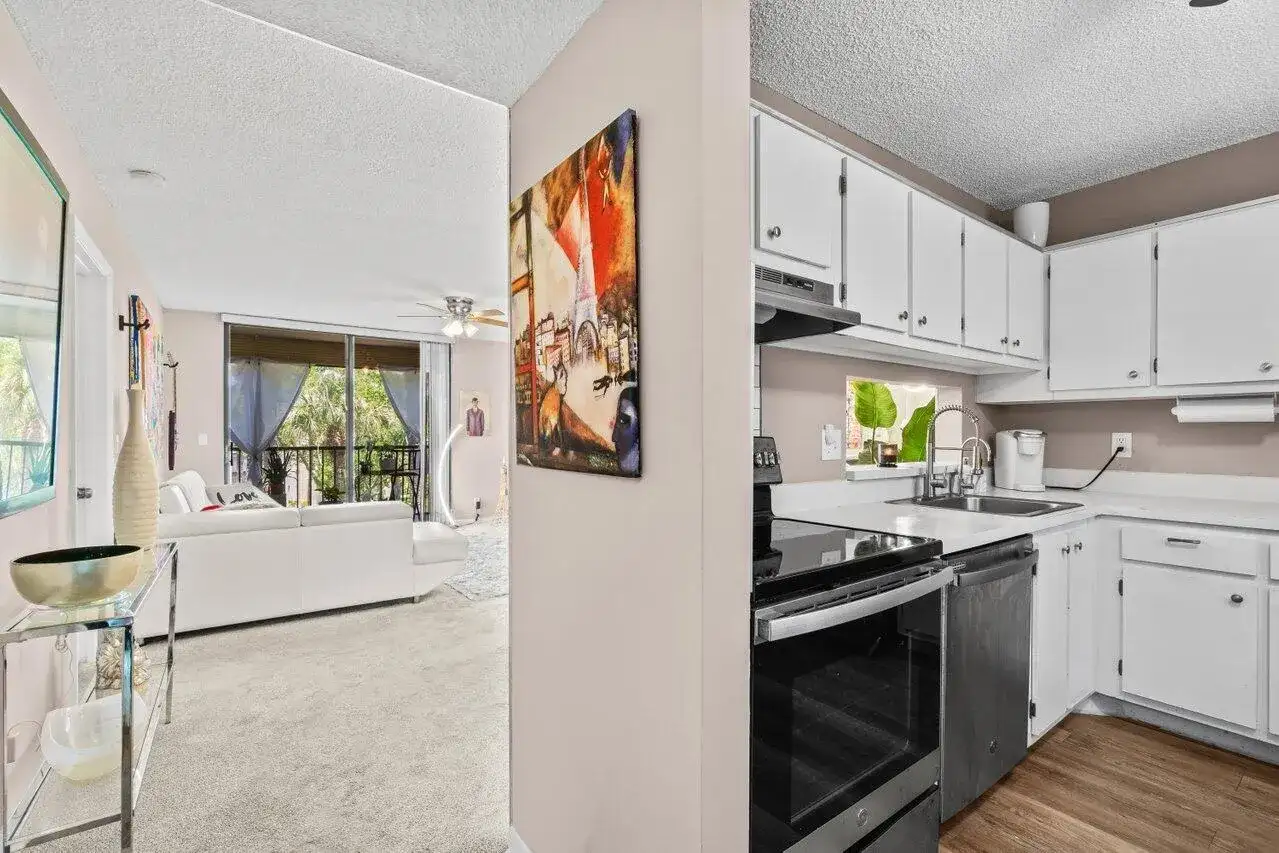 5100 Las Verdes Circle # 316, Delray Beach FL 33484 photo 2