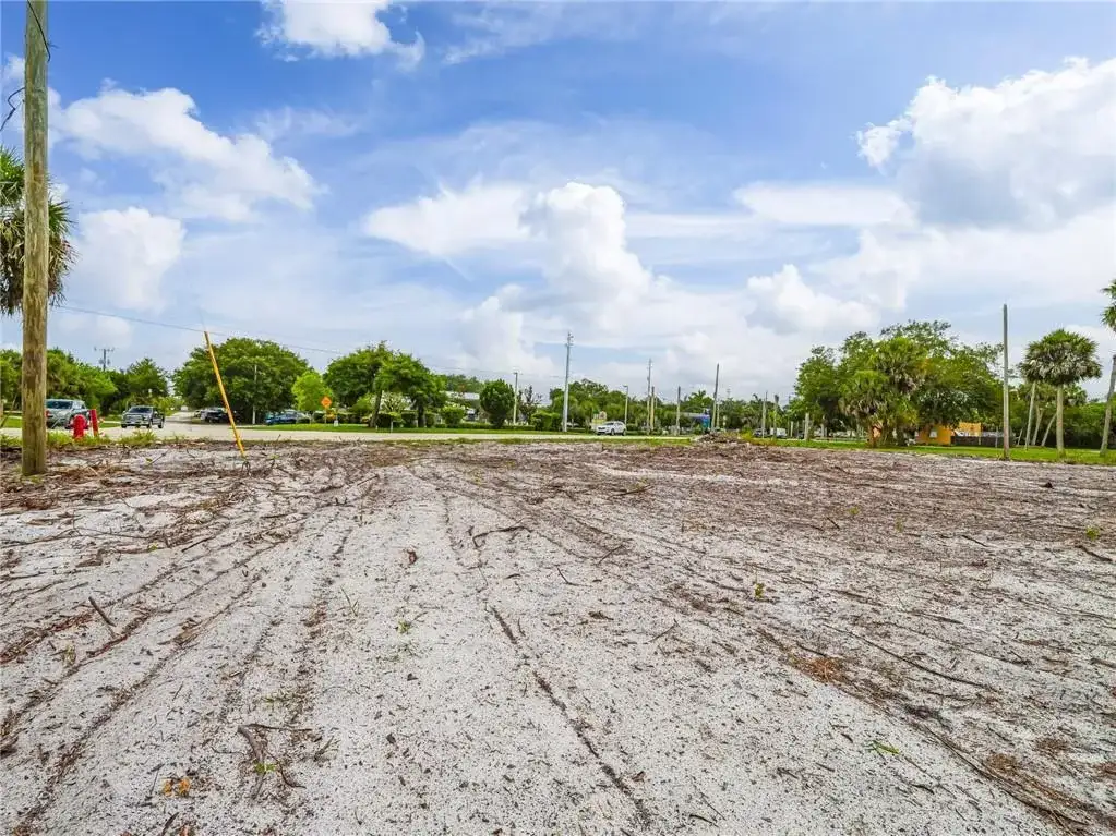 445 Old Dixie Highway, Vero Beach FL 32962 photo 2