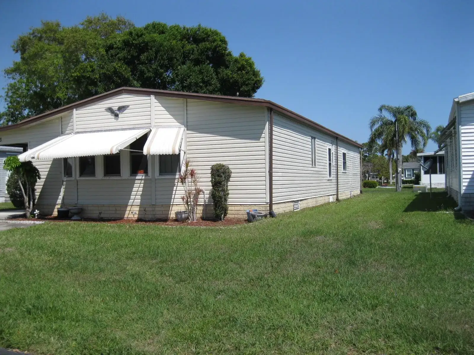 493 Hemingway Terrace, Fort Pierce FL 34982 photo 2