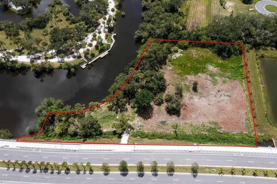 2083 W Midway Road, Fort Pierce FL 34981 photo 2