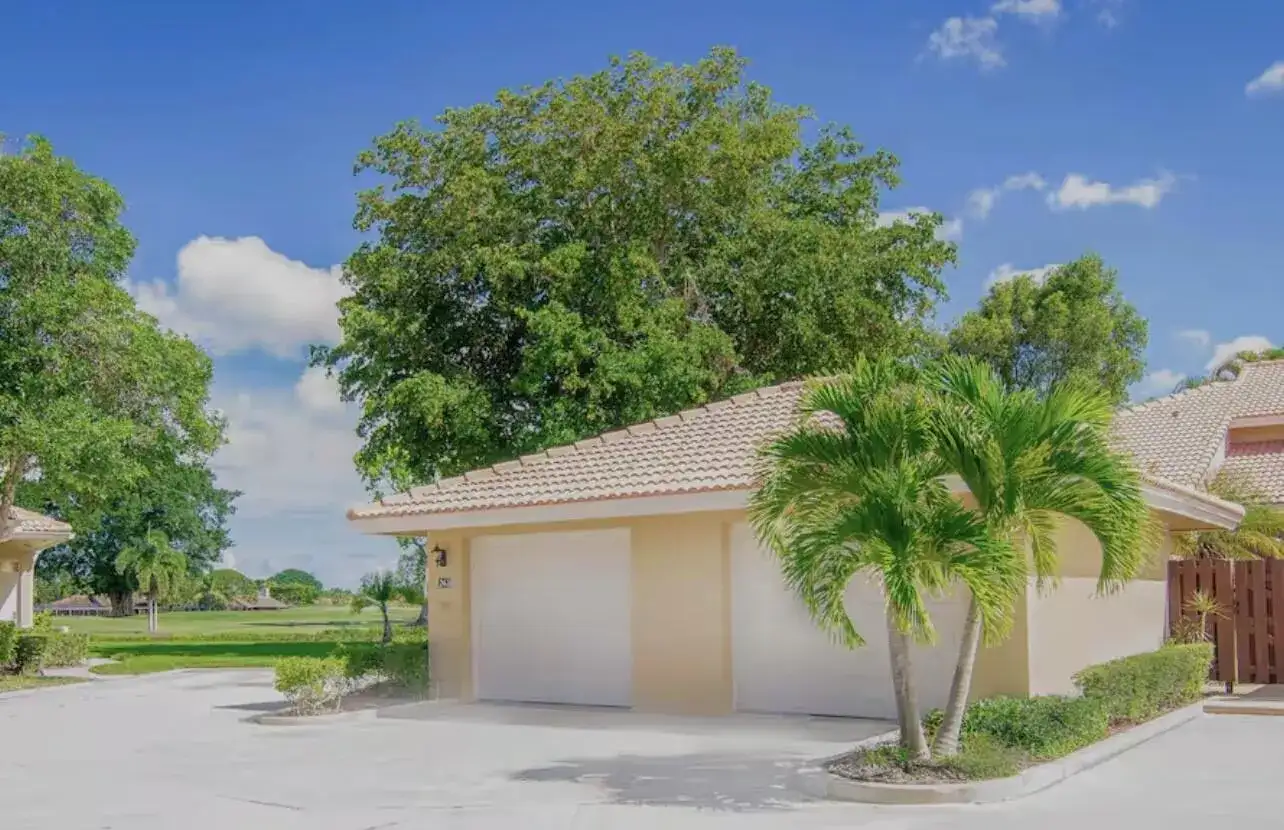 265 Old Meadow Way, Palm Beach Gardens FL 33418 photo 2
