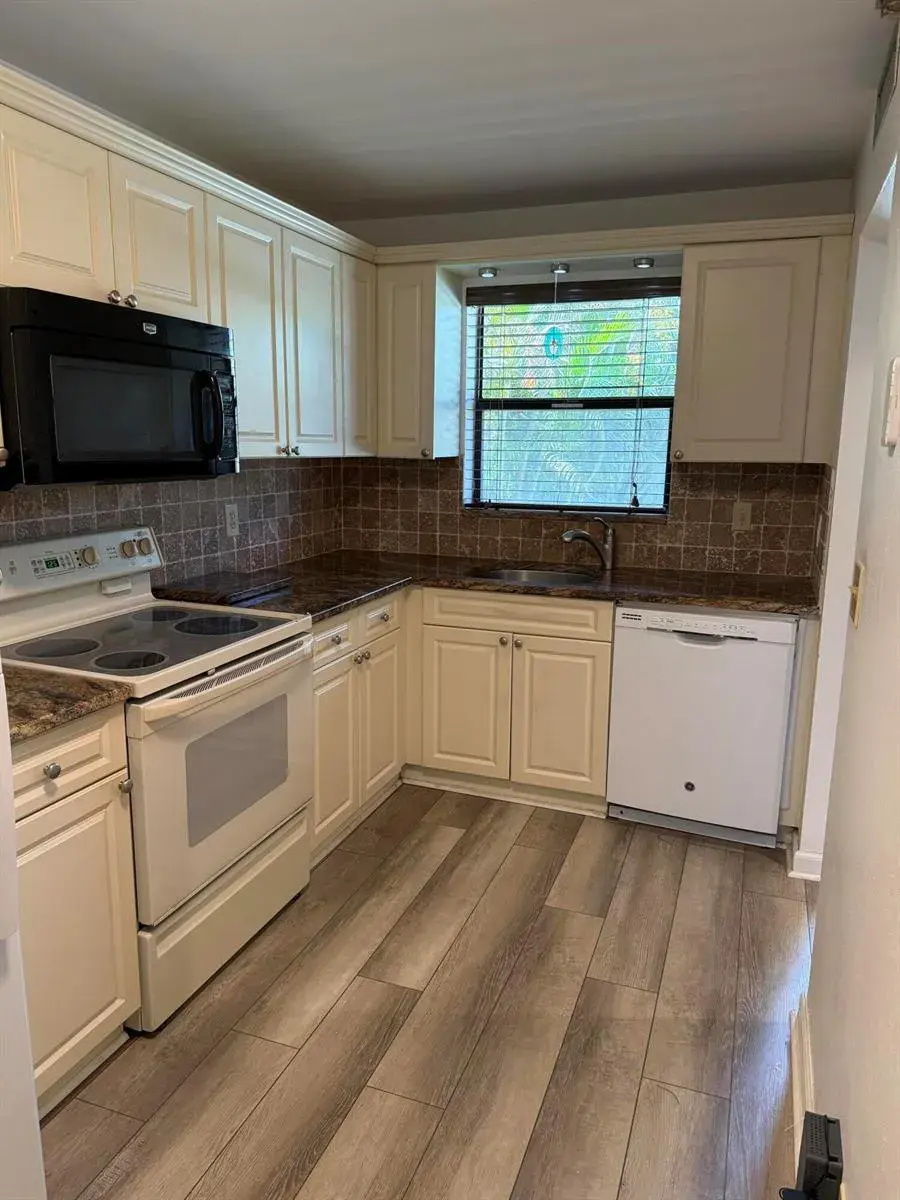 4760 Lucerne Lakes Boulevard W # 206, Lake Worth FL 33467