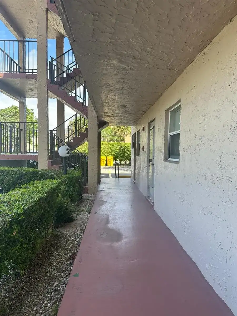 225 Bonnie Boulevard # 116, Palm Springs FL 33461 photo 3