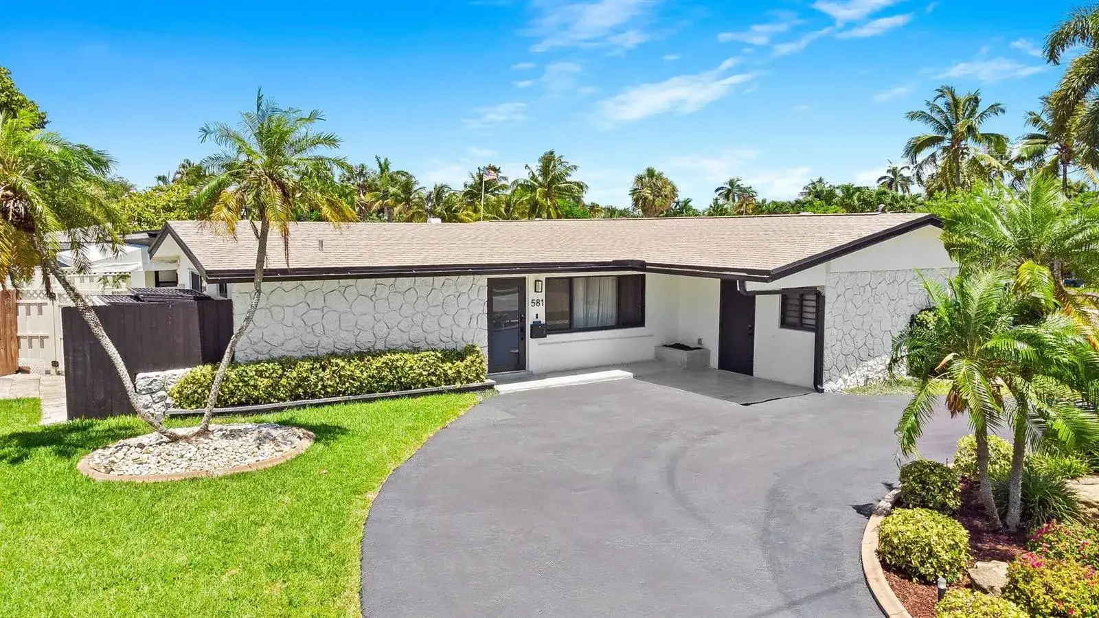 581 SE 5th Avenue, Pompano Beach FL 33060 photo 3