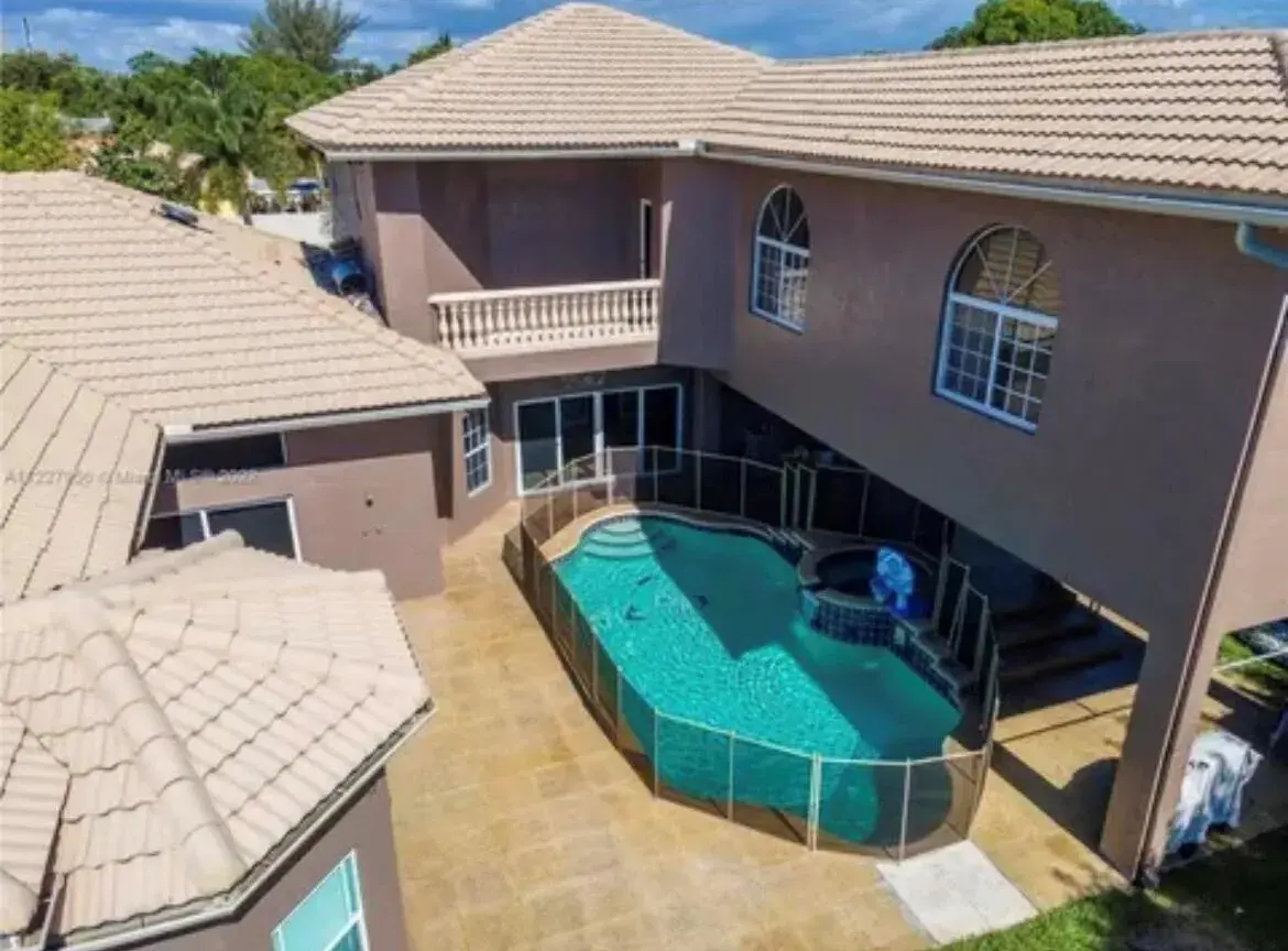 423 NE 3rd Street, Pompano Beach FL 33060