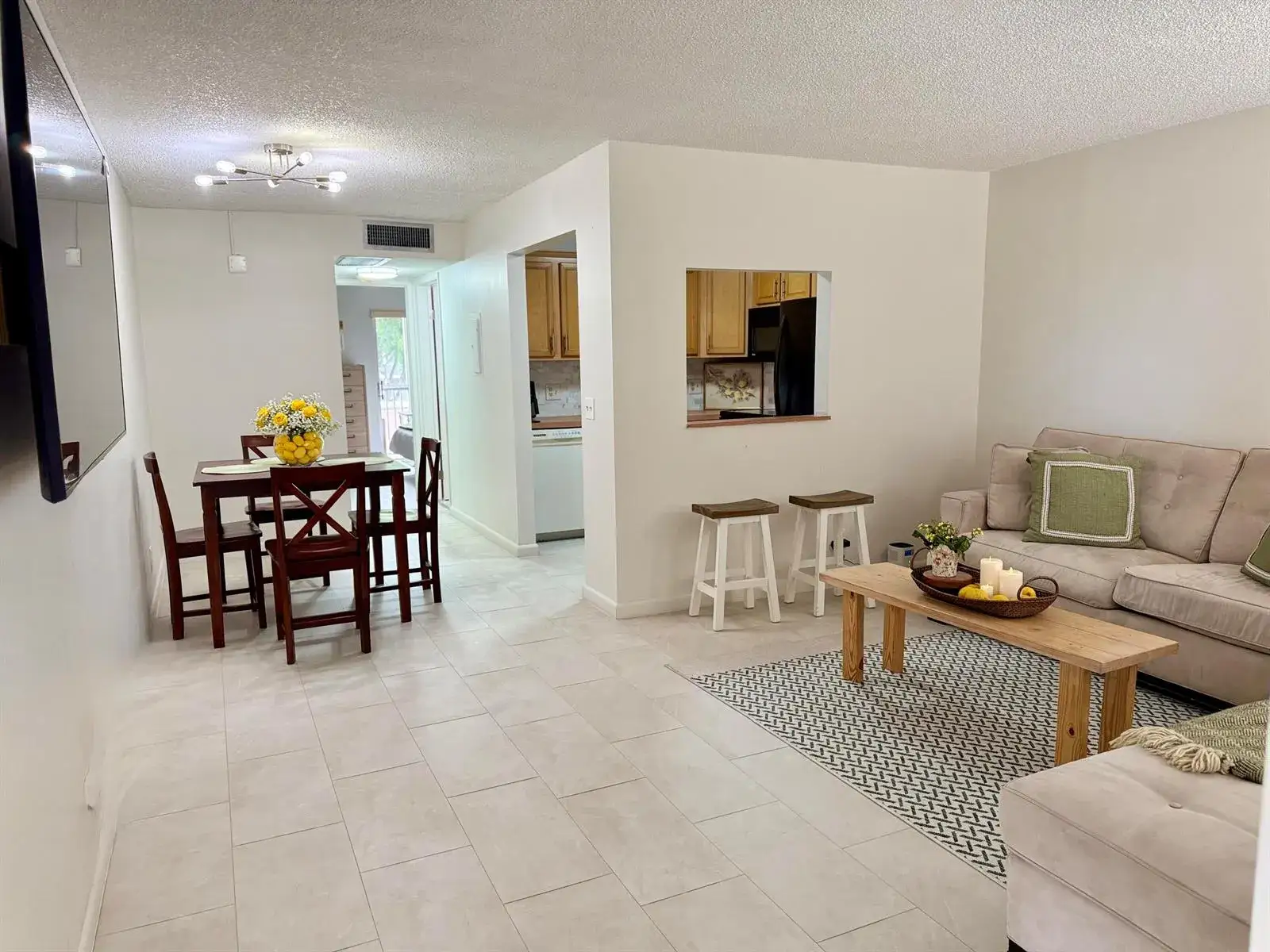 200 Village Green Circle E # 310, Palm Springs FL 33461