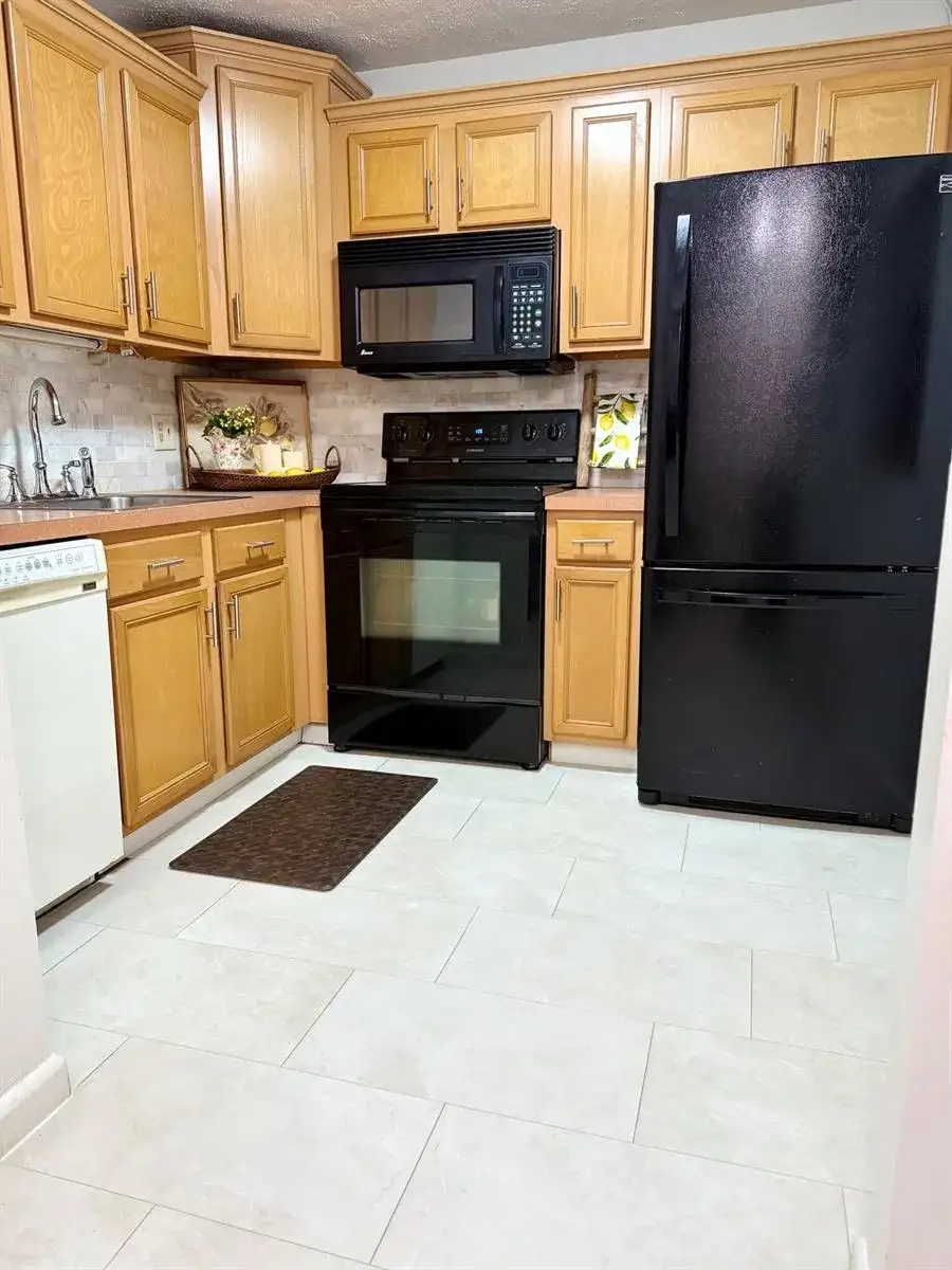200 Village Green Circle E # 310, Palm Springs FL 33461 photo 2