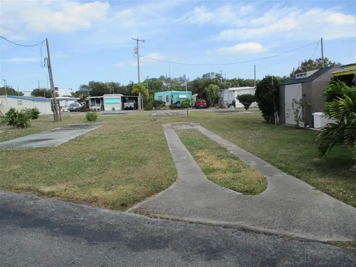 2023 St. Lucie Boulevard, Fort Pierce FL 34946
