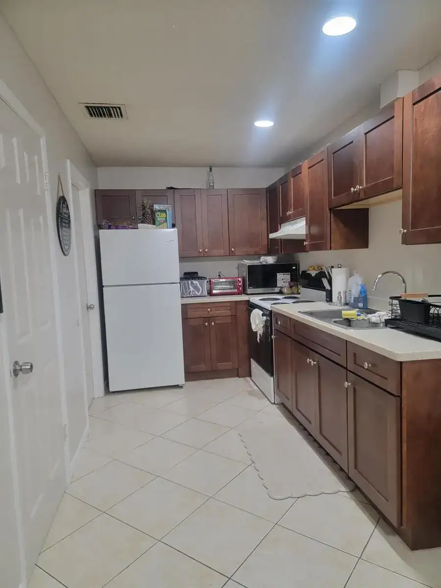 2001 Oleander Boulevard # C, Fort Pierce FL 34950 photo 5