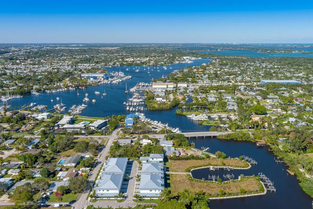 4695 SE Manatee Way, Stuart FL 34997