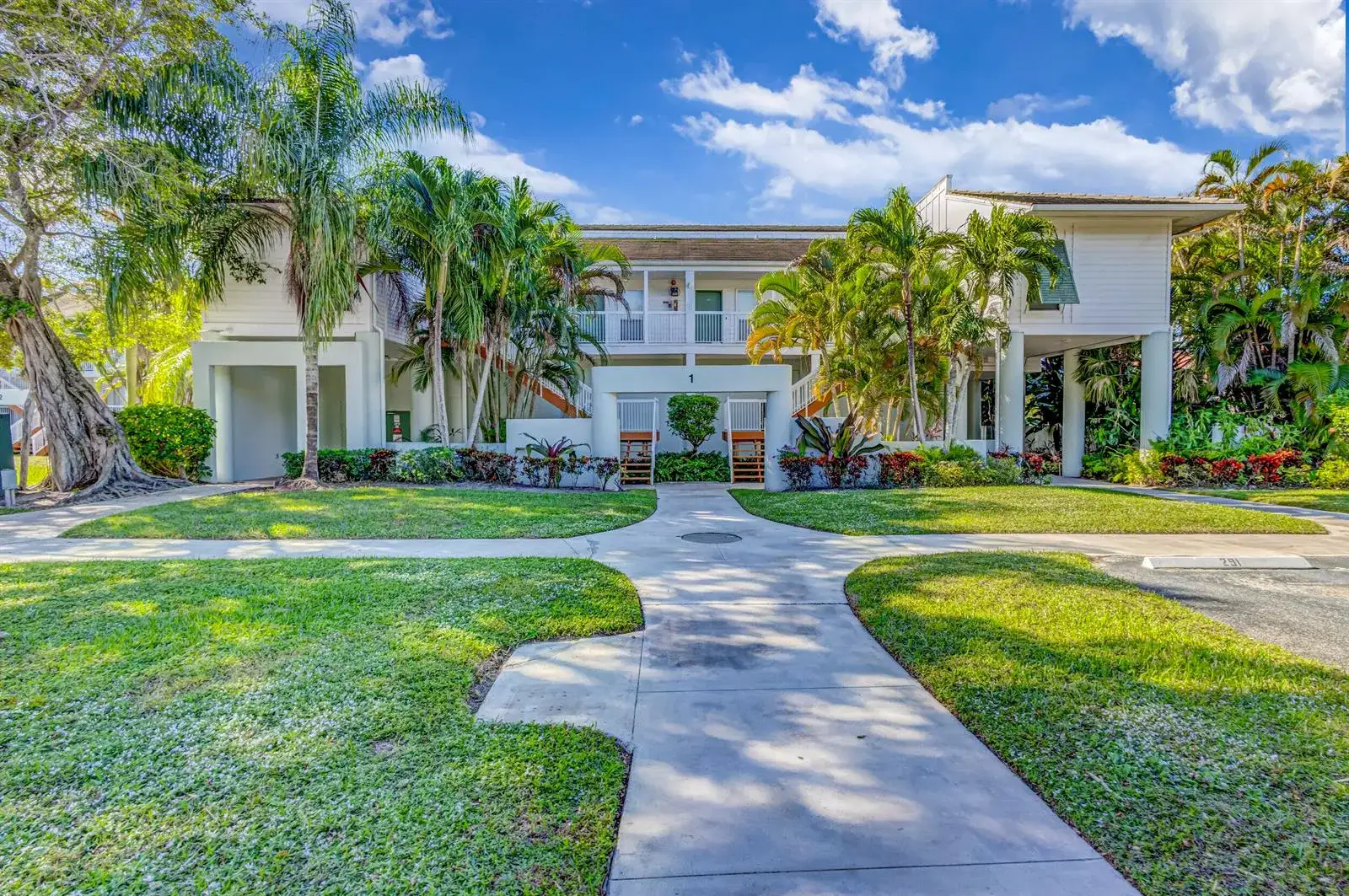 296 Cypress Point Drive, Palm Beach Gardens FL 33418