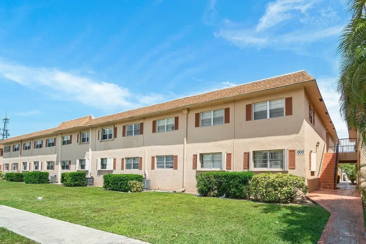 600 SW 2nd 2390 Avenue # 2390, Boca Raton FL 33432