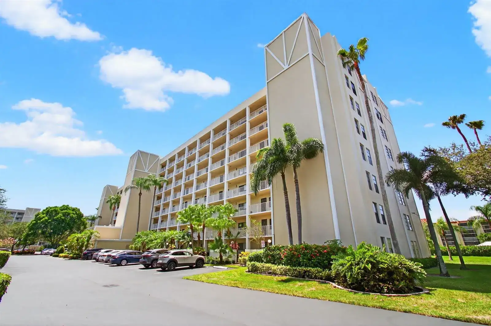 7290 Kinghurst Drive # 405, Delray Beach FL 33446 photo 2