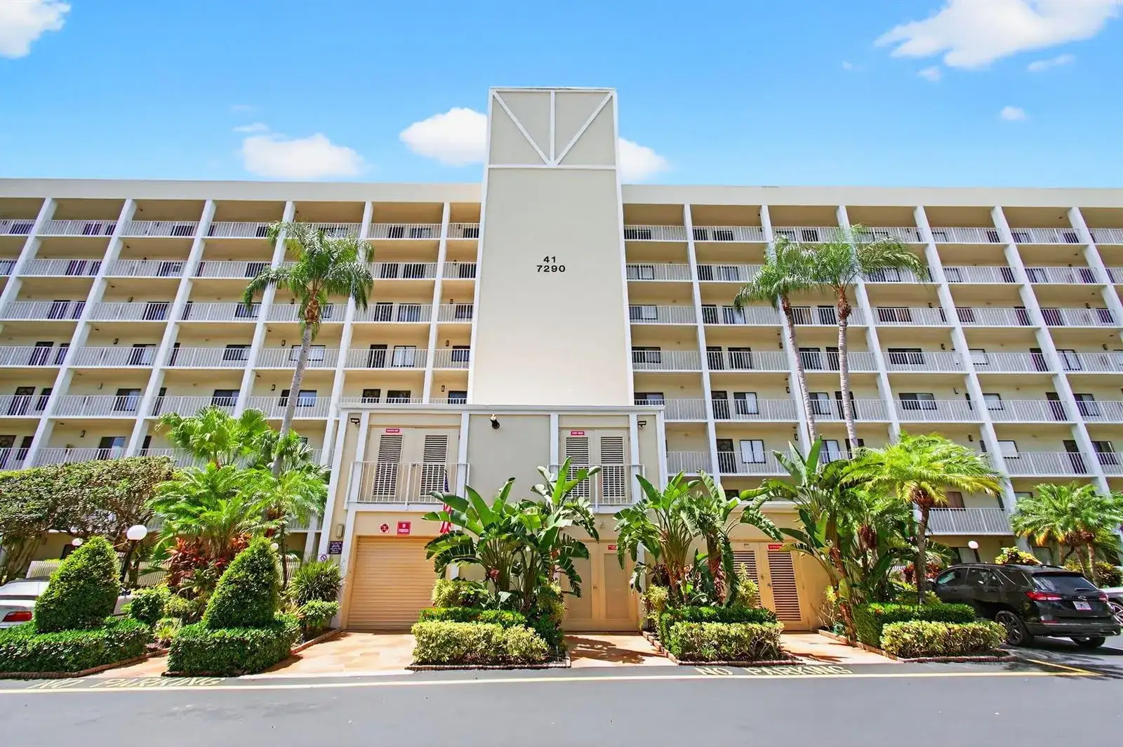 7290 Kinghurst Drive # 405, Delray Beach FL 33446 photo 4