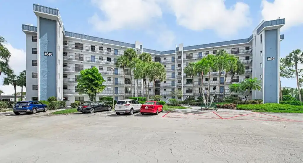 4640 Lucerne Lakes Boulevard # 206, Lake Worth FL 33467