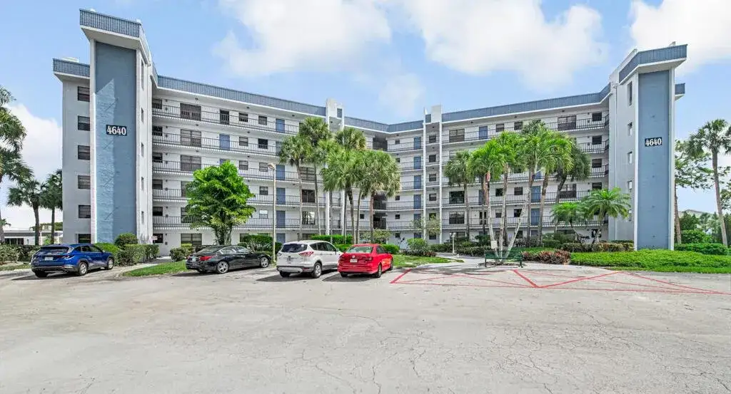4640 Lucerne Lakes Boulevard # 206, Lake Worth FL 33467