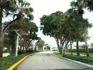 946 Flanders T # T, Delray Beach FL 33484 photo 2