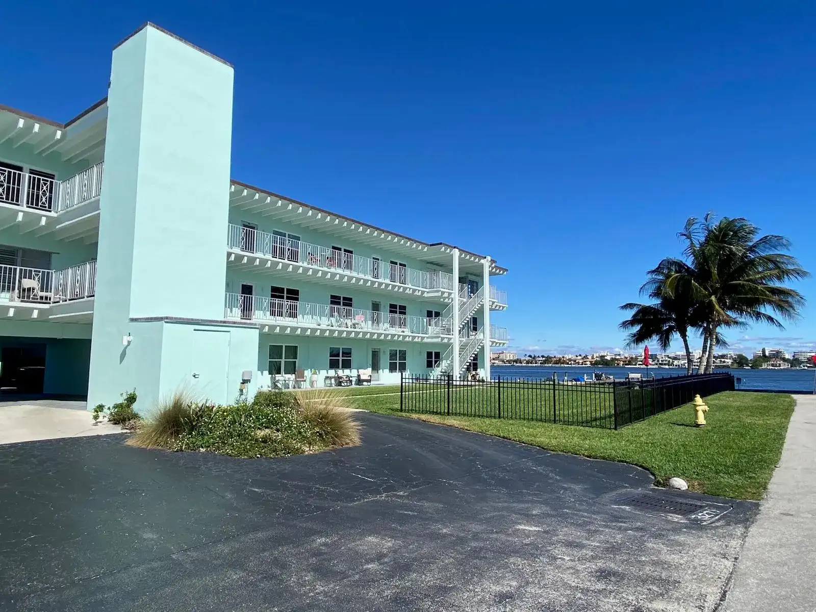 219 Lakeview 102 Avenue # 102, Lantana FL 33462 photo 2