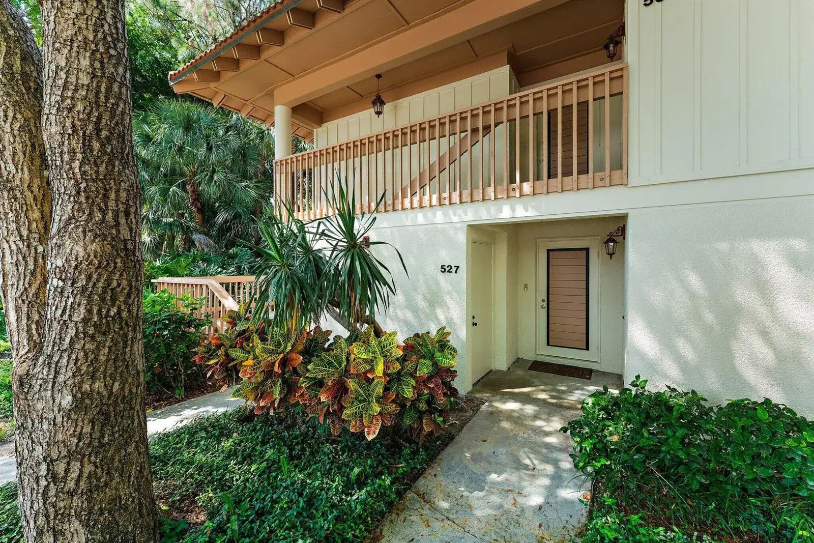 527 Brackenwood Place, Palm Beach Gardens FL 33418 photo 2