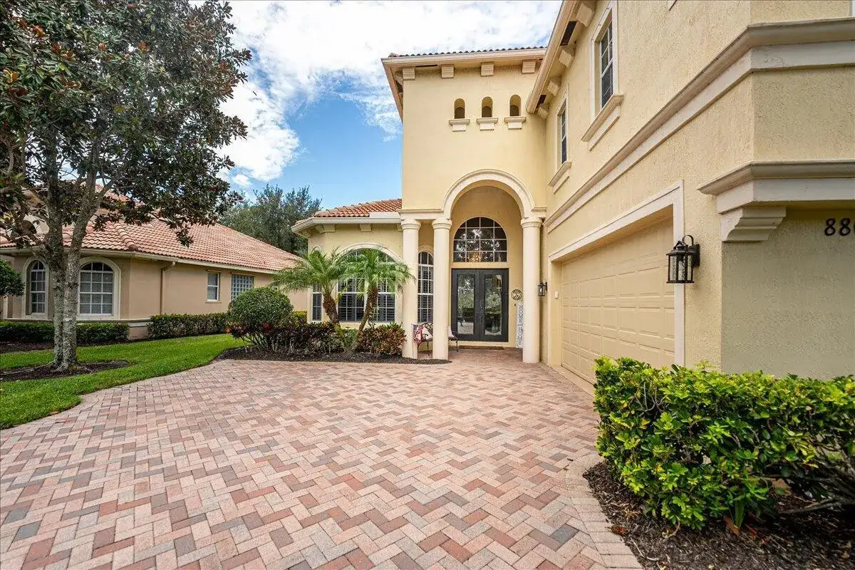 8809 Champions Way, Port St. Lucie FL 34986 photo 5
