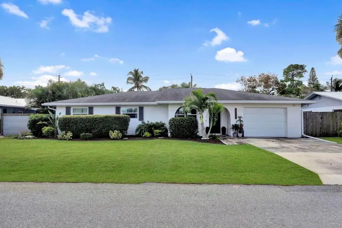 1104 NW 12th Terrace, Stuart FL 34994 photo 3