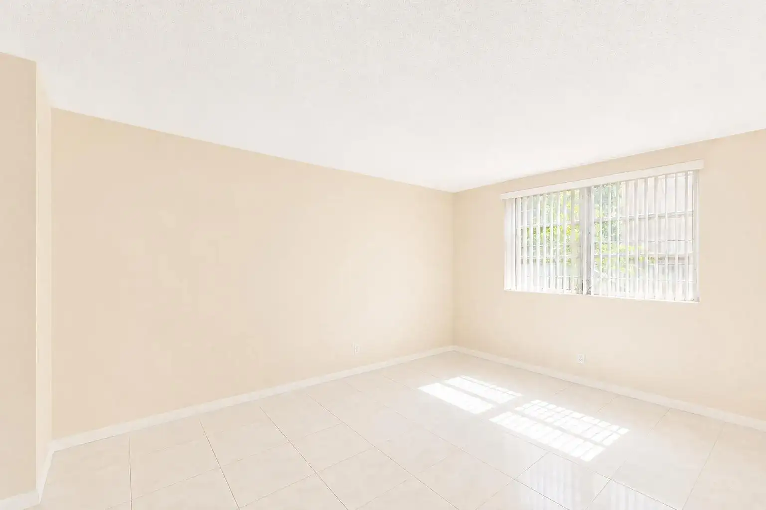 3090 NW 46th Avenue # 105c, Lauderdale Lakes FL 33313 photo 4
