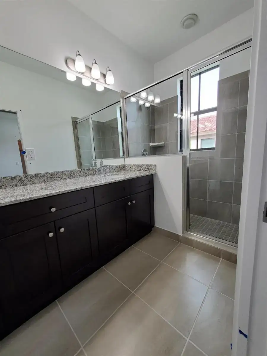 2022 S Oysterwood Lane S, Riviera Beach FL 33410 photo 4