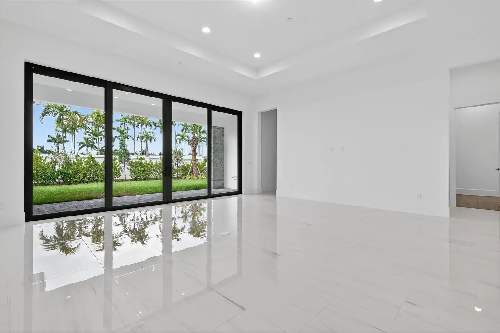 9144 Coral Isles Circle, Palm Beach Gardens FL 33412 photo 4