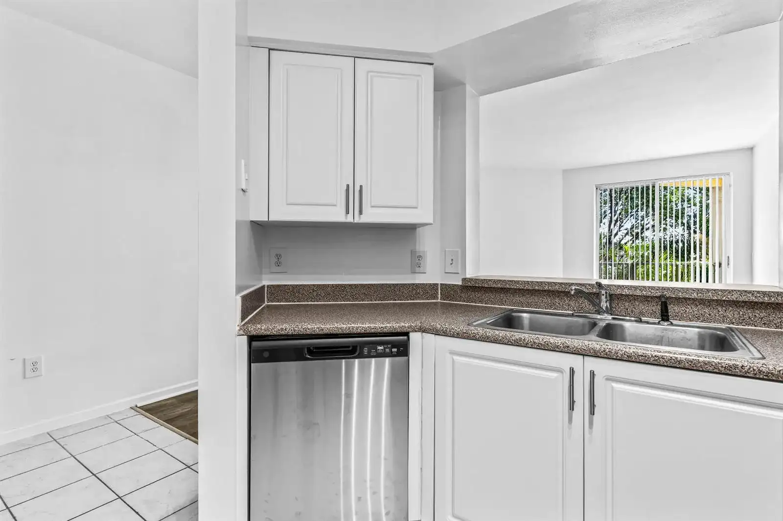 1951 Brandywine Road E # 105, West Palm Beach FL 33409 photo 3