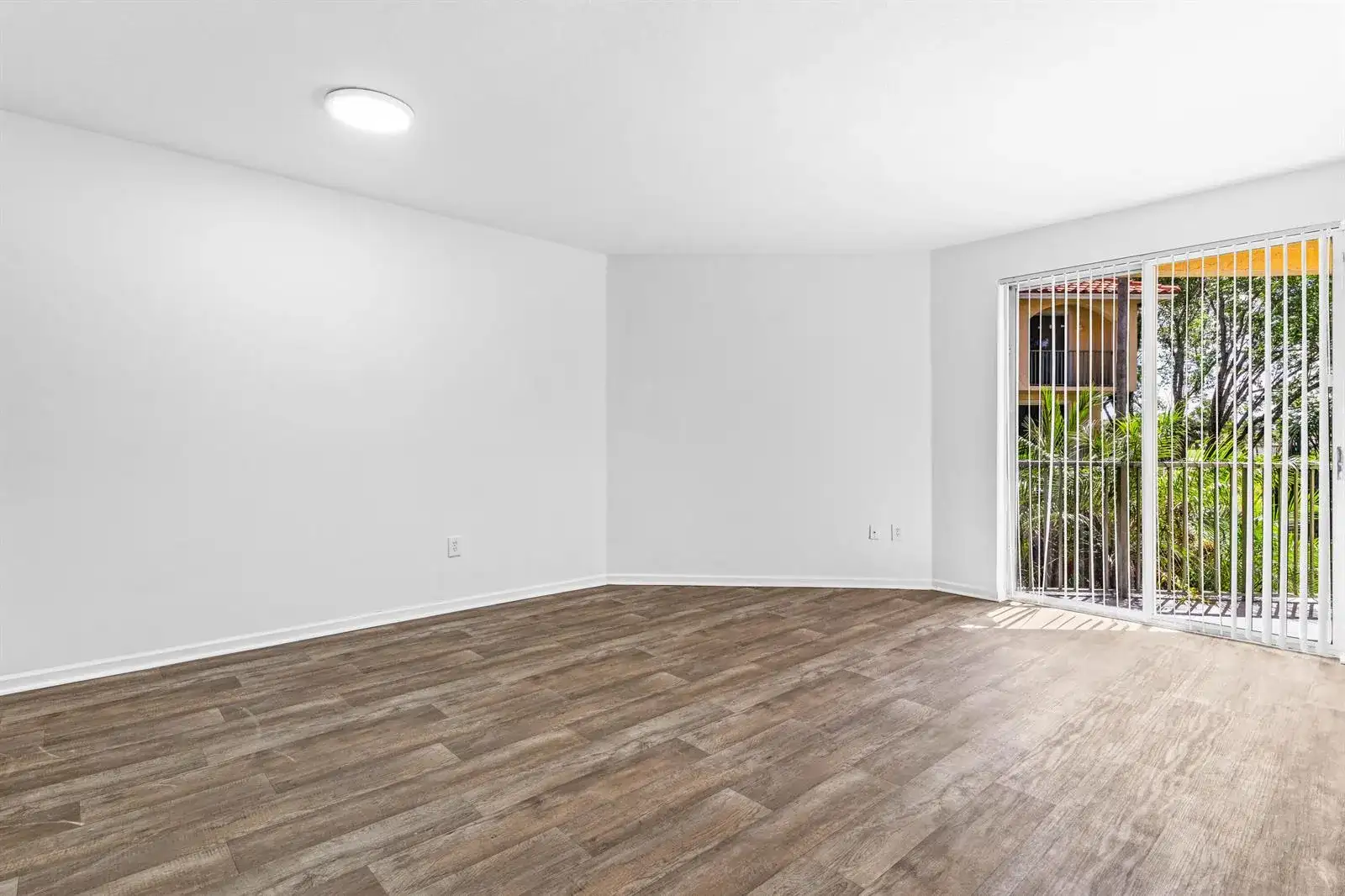 1951 Brandywine Road E # 105, West Palm Beach FL 33409 photo 4